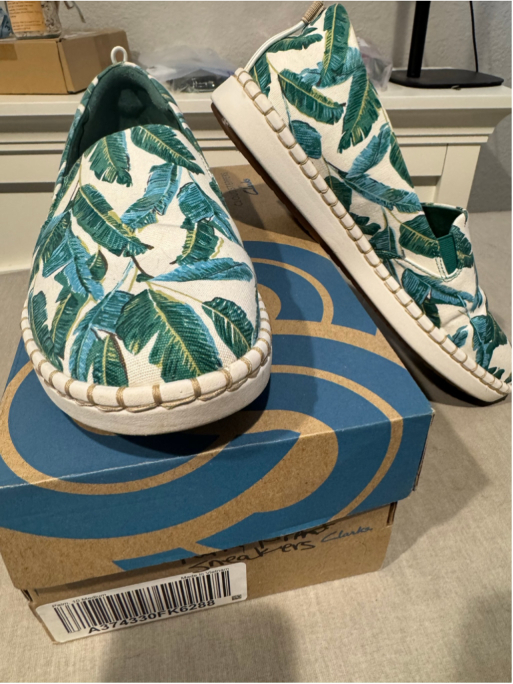 Women's Clarks Cloudsteppers Palm Print Slip-on Sneakers Size 10 White Green